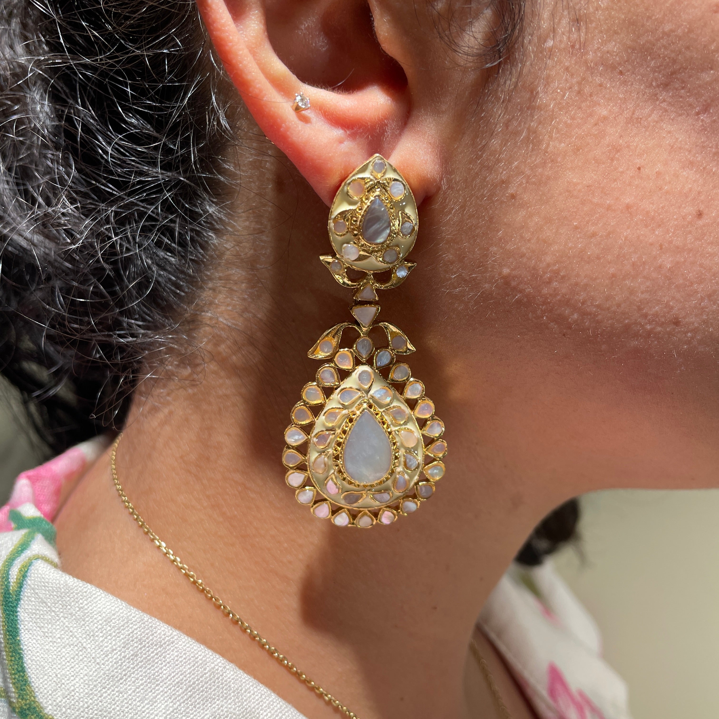 Sunlit Serenity Earrings - Pastel Yellow