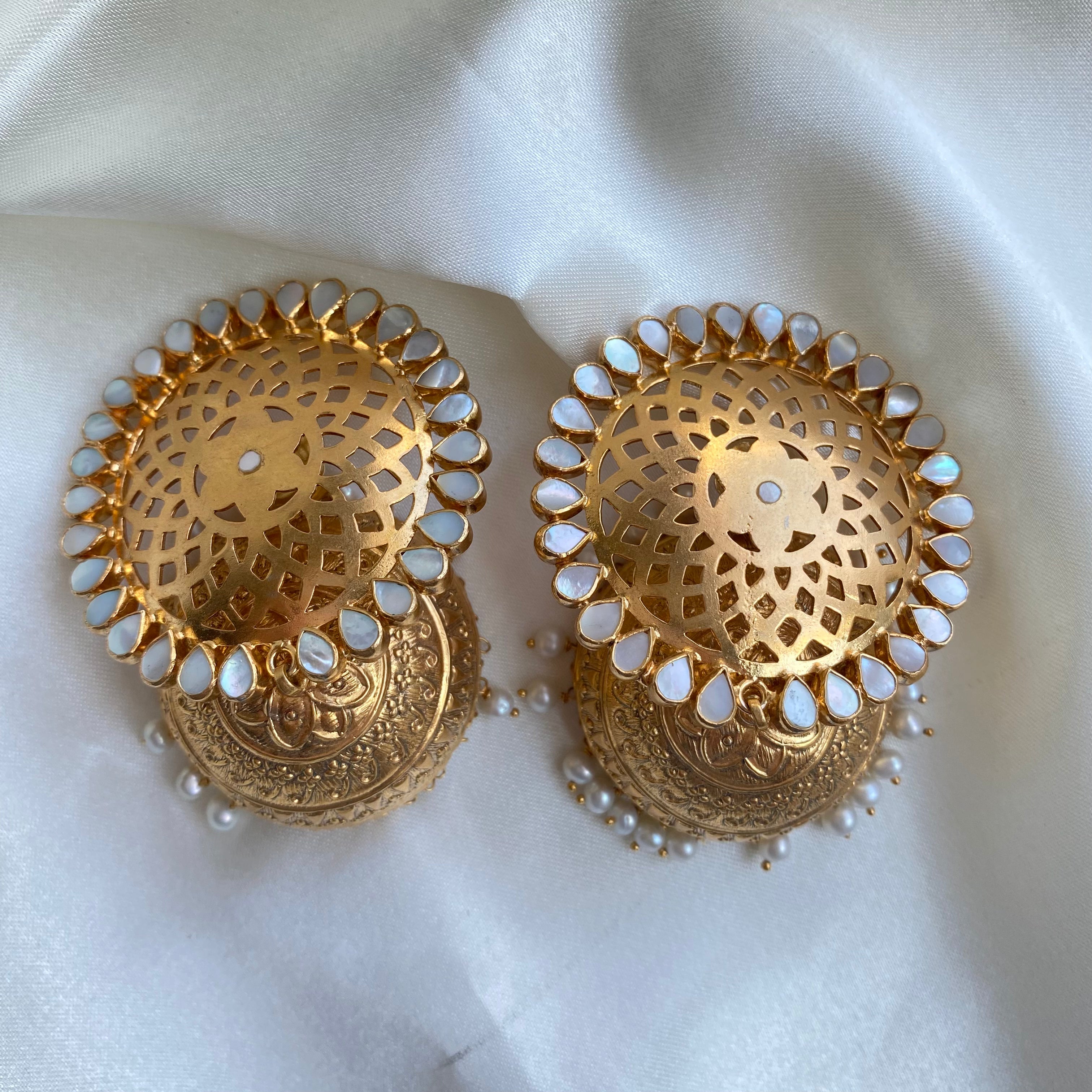 Floral Elegance Wheel Jhumka