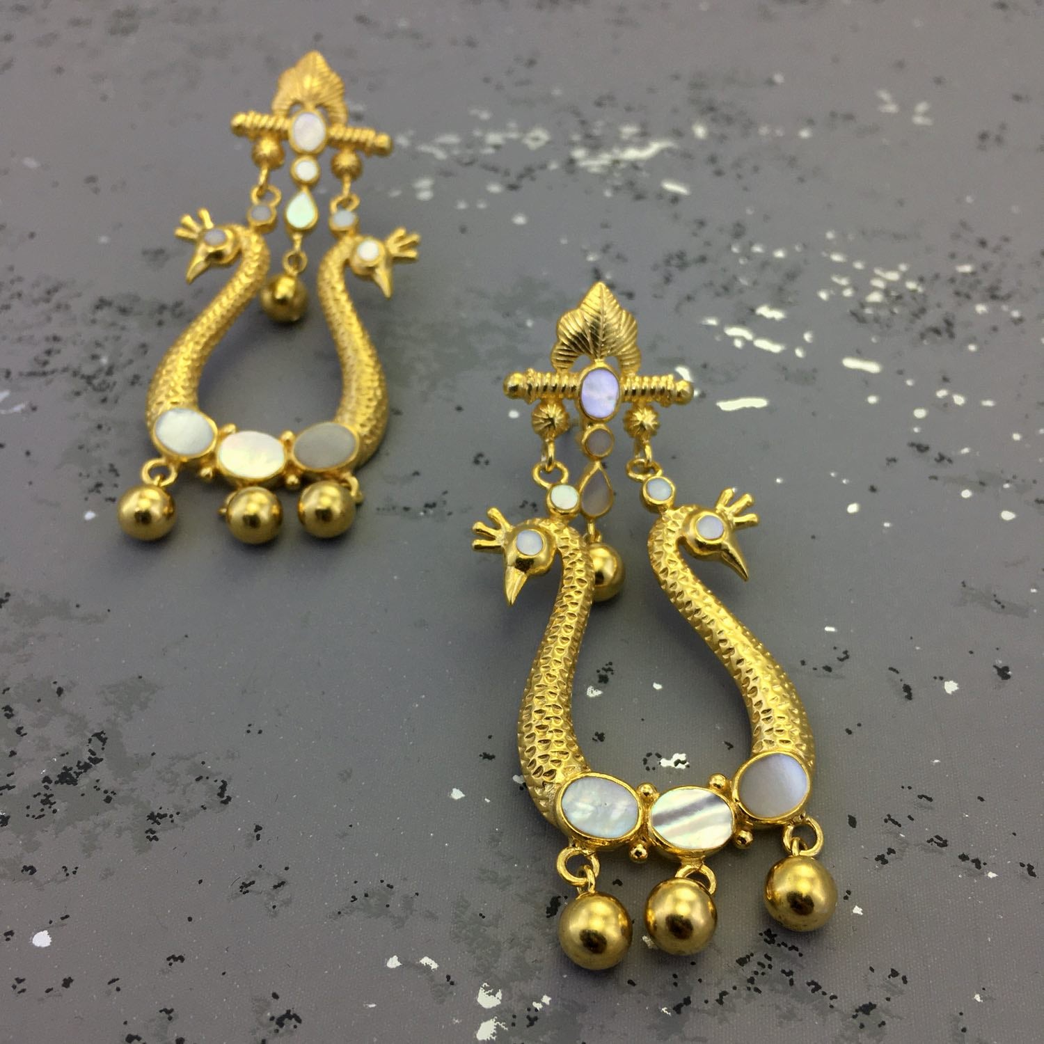 Navi Peacock Earring - Mother of Pearl