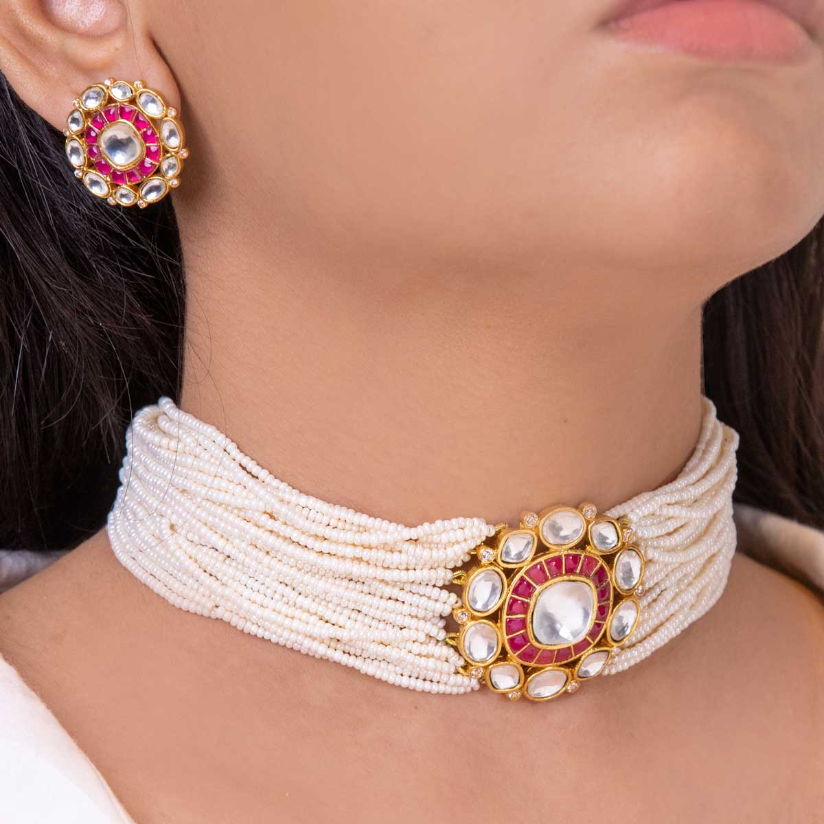 Nasrin choker