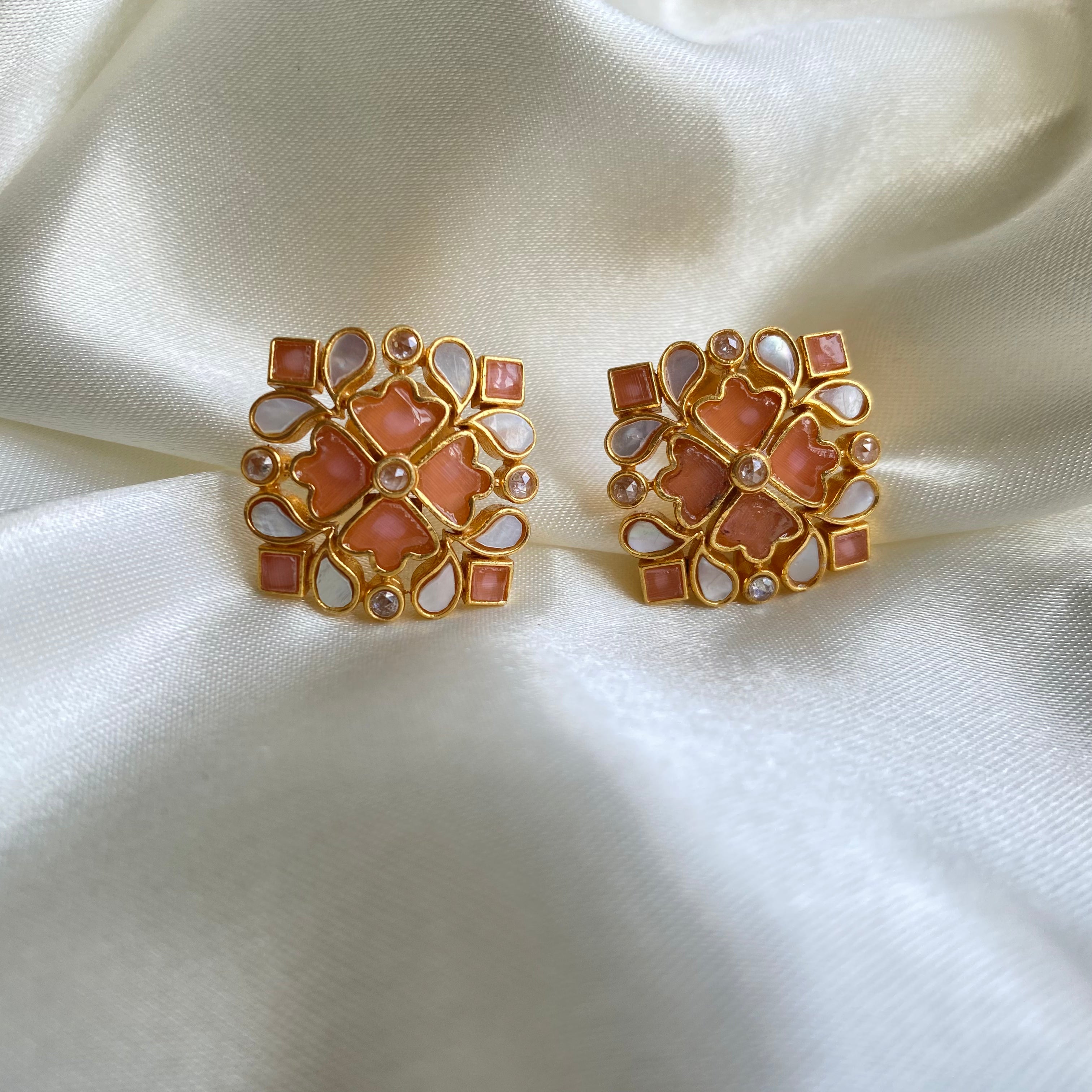 Paro Studs