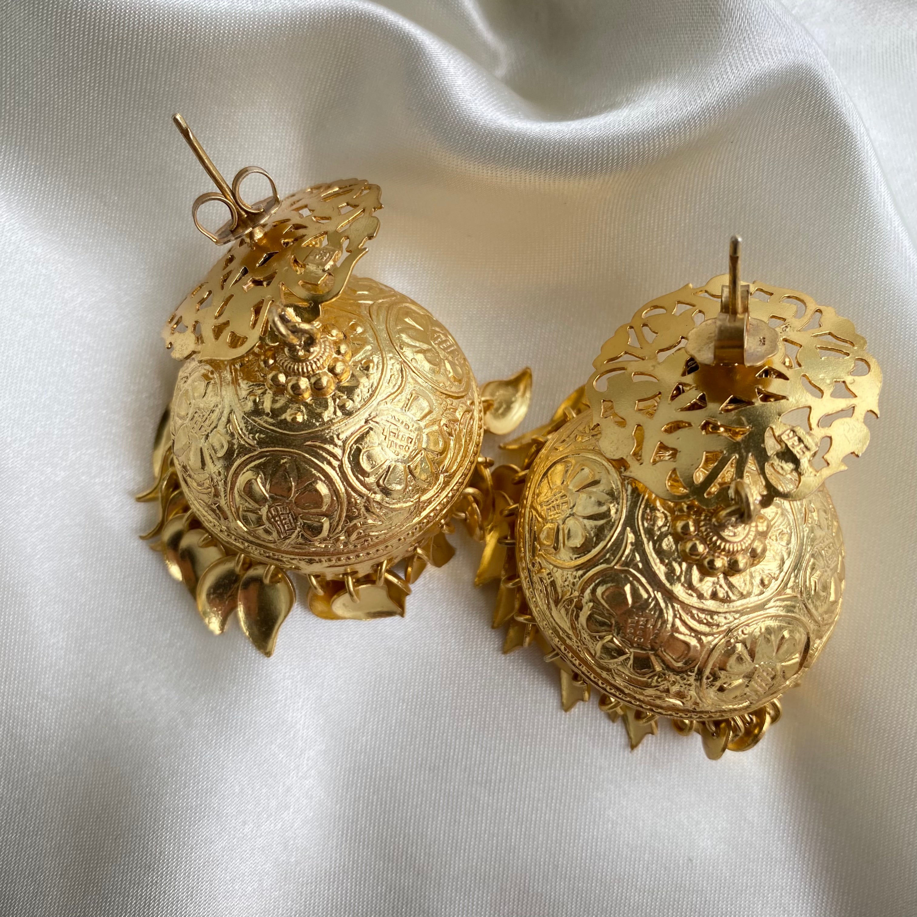 Kundan Majesty Jhumkas